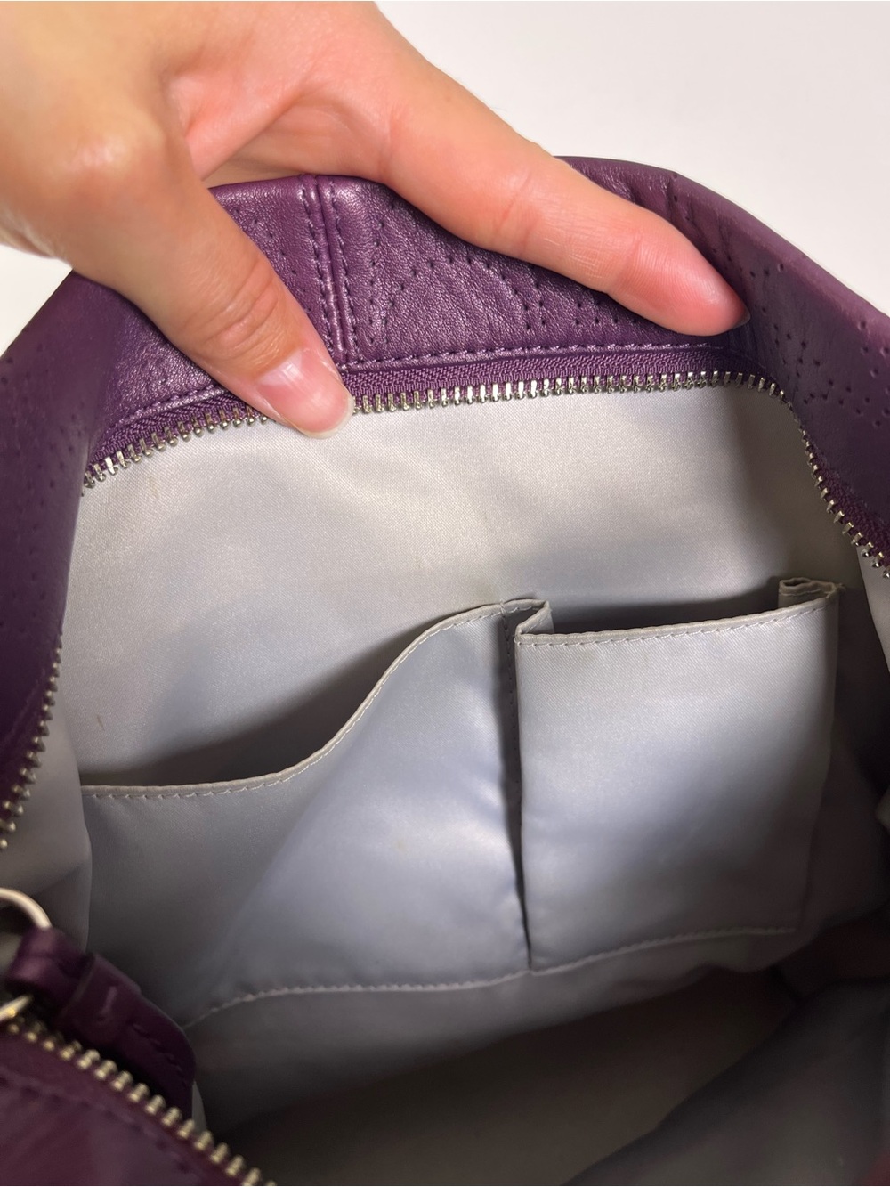 Coach Signature Perforated Plum Leather Shoulder Bag Hobo Logo Keychain - Picture 10 of 15